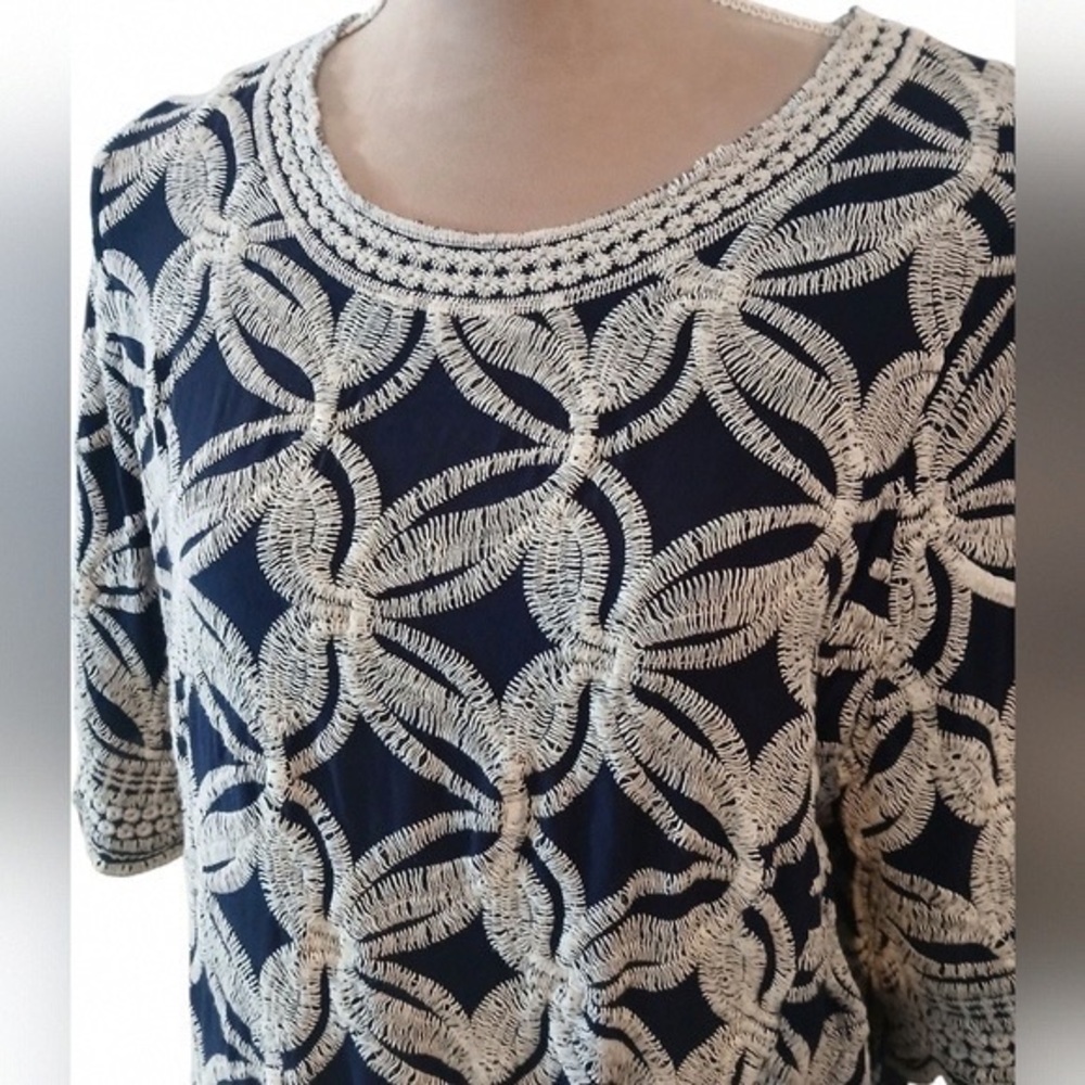 Solitaire Navy and Cream Patterned Blouse